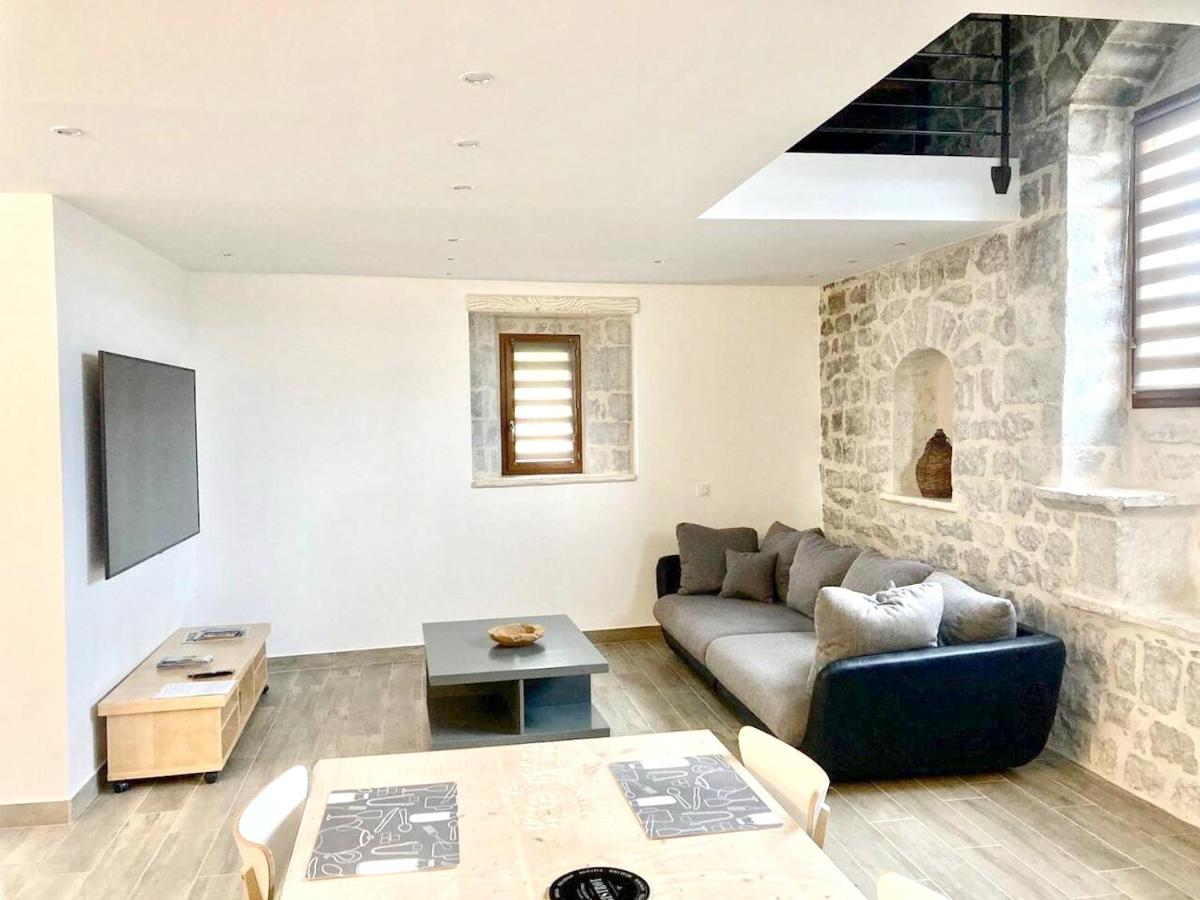 Suitetrails - Maison de 2 chambres avec jardin clos et wifi a Balazuc