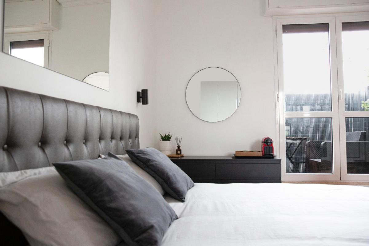 The Attic Centrale - Netflix - Housity
