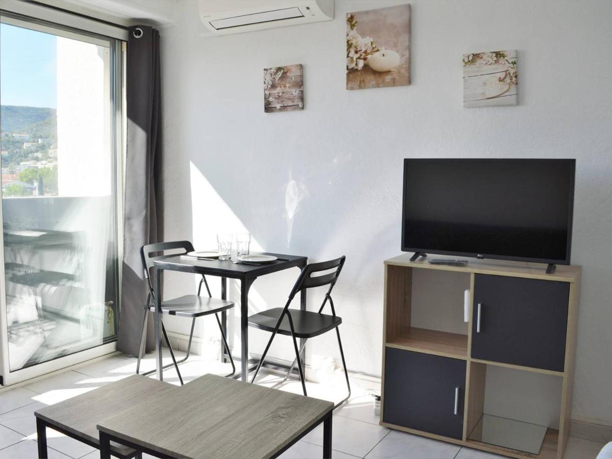 Appartement Le Lavandou, 1 pièce, 2 personnes - FR-1-251-391 - Housity