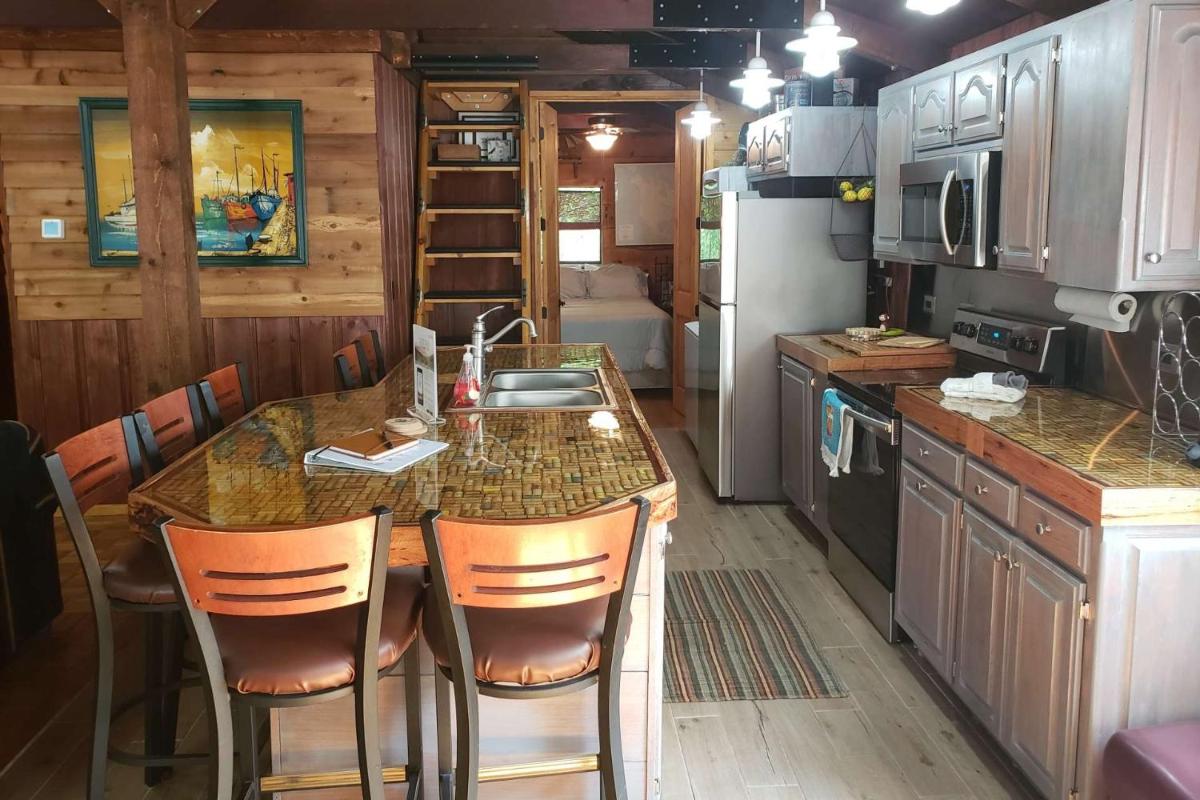 The Panacea Boathaus - Housity