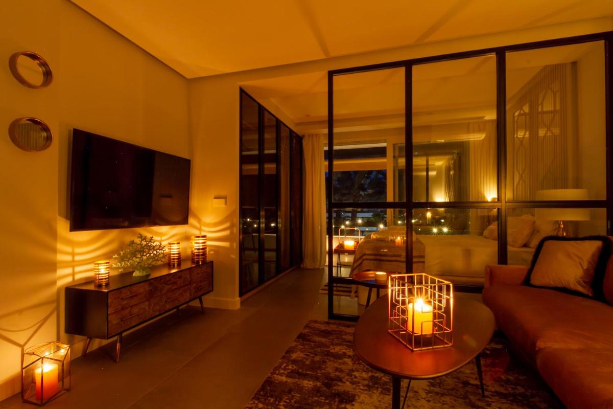 MARBELLA BANUS SUITES - Golden Mile Carolina Park Suite Apartment - Housity
