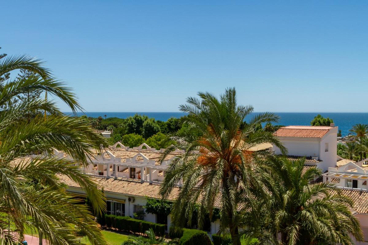MARBELLA BANUS SUITES - Golden Mile Carolina Park Suite Apartment - Housity