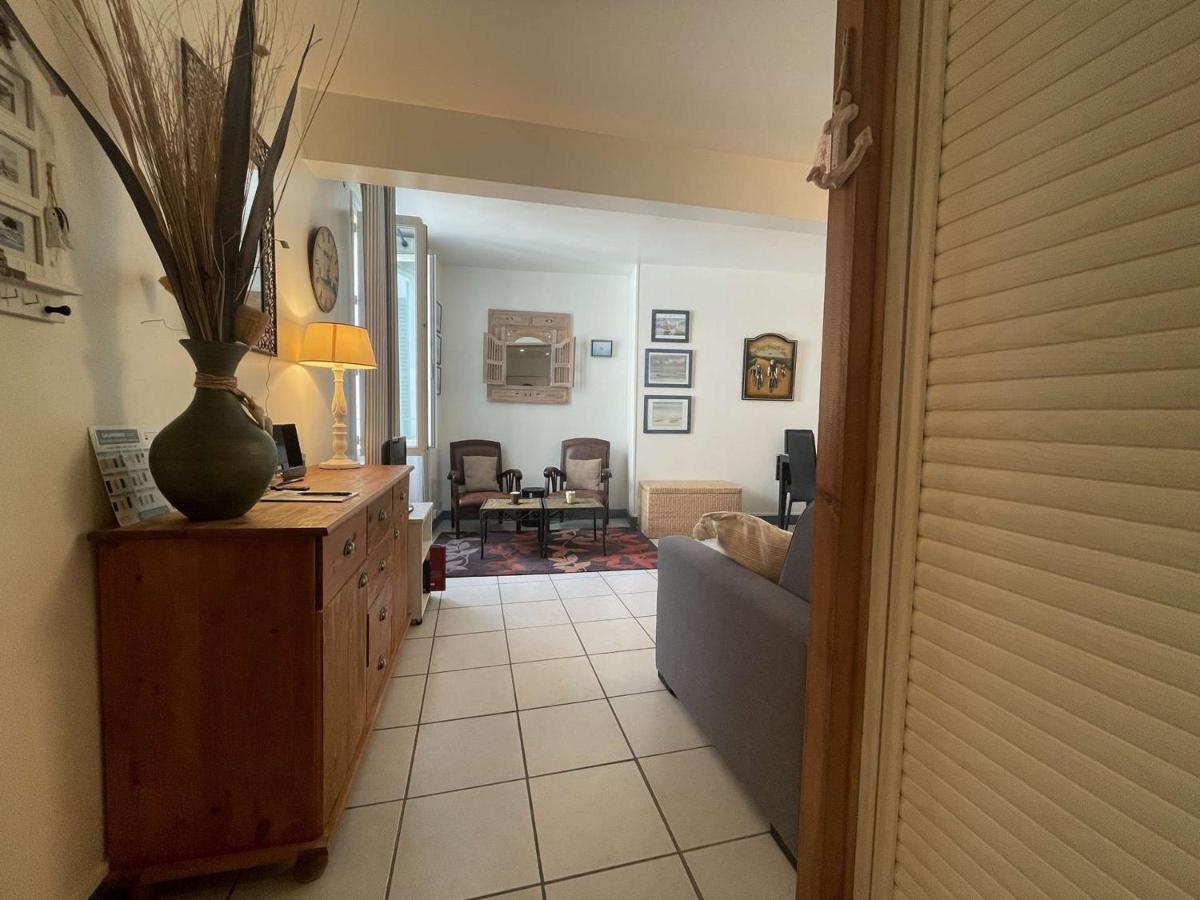 Charmant studio Saint-Martin-de-Ré, près des commerces et restaurants, idéal pour cyclistes - FR-1-246C-20 - Housity