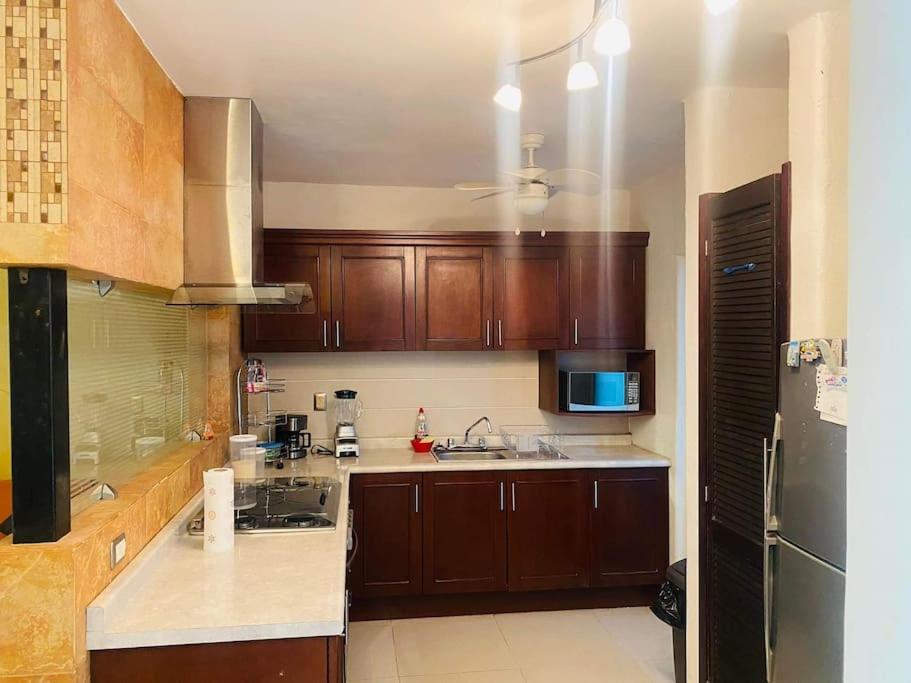 Lovely 3 bedroom condo with pool - Housity