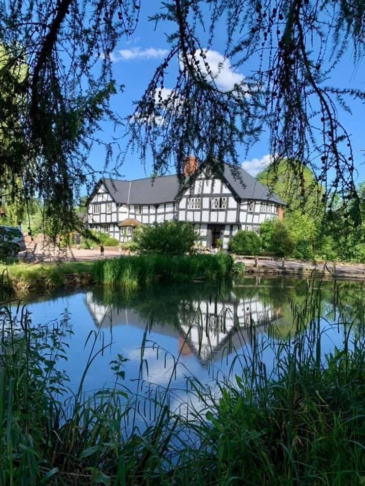 The Vauld, 2 bedroom suite with Bed and Breakfast - Housity