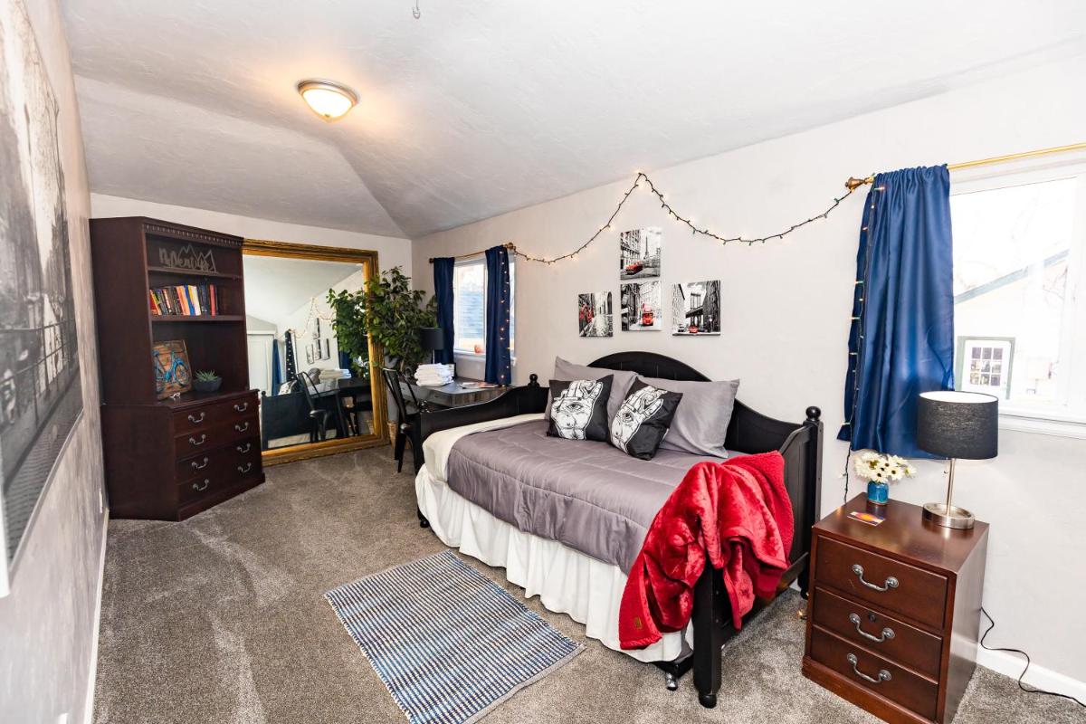 The Ganja Getaway - Housity
