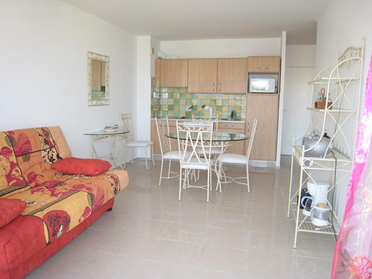 Charmant T2 cabine 40m², centre-ville, balcon, clim, ascenseur, à Cavalaire-sur-Mer - FR-1-100-224 - Housity