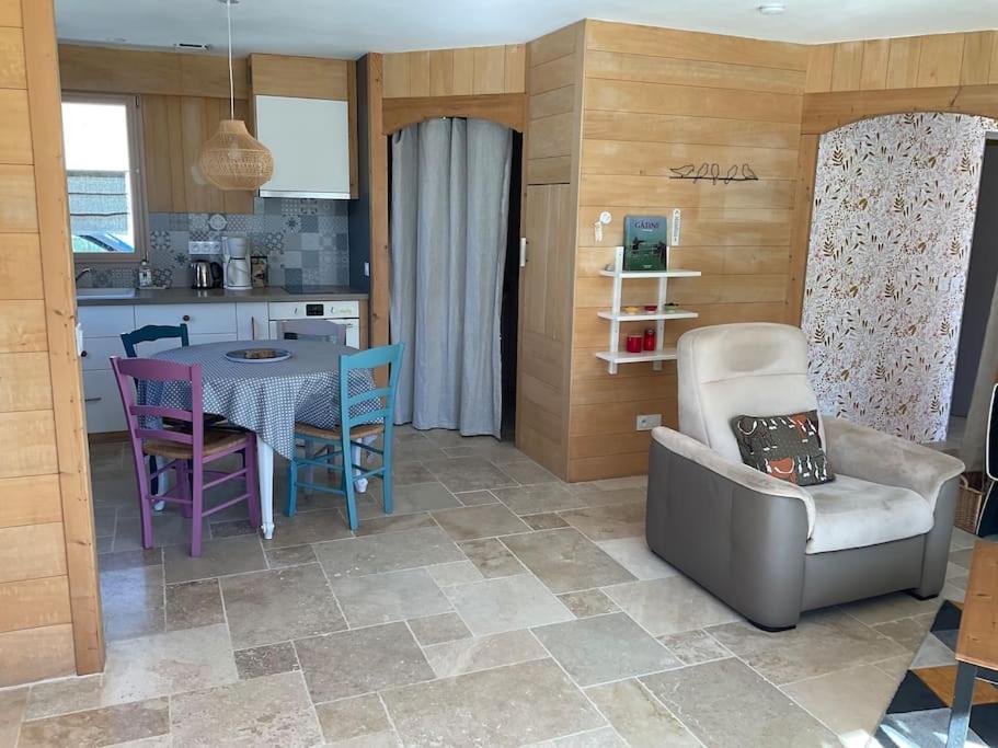Petite maison en bois proche de Niort - Housity
