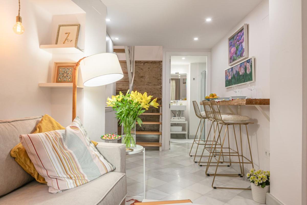 Loft duplex Sevilla wall - Housity