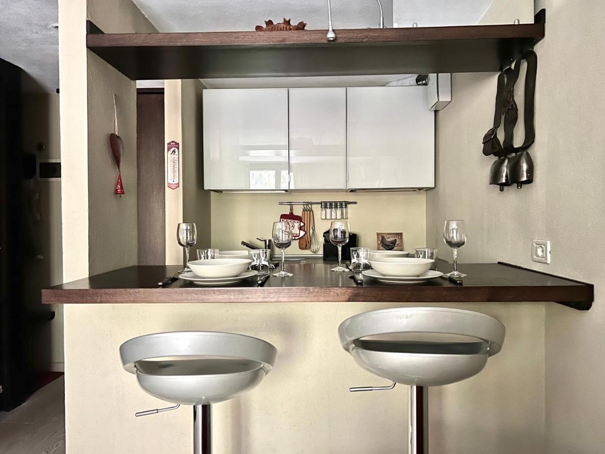 Pine Tree Studio - Housity