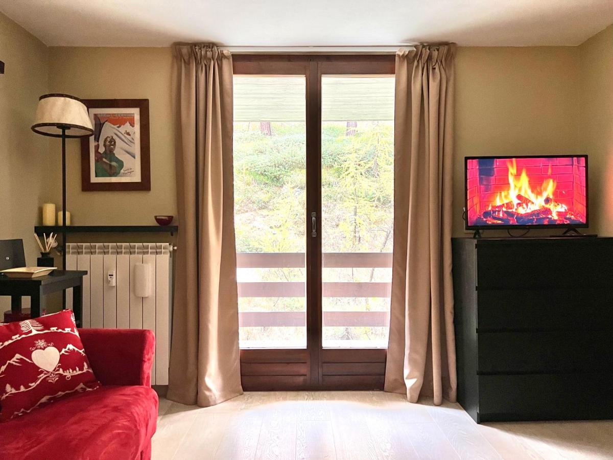 Pine Tree Studio - Housity