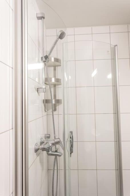 Tilava huoneisto Helsingissä - Housity