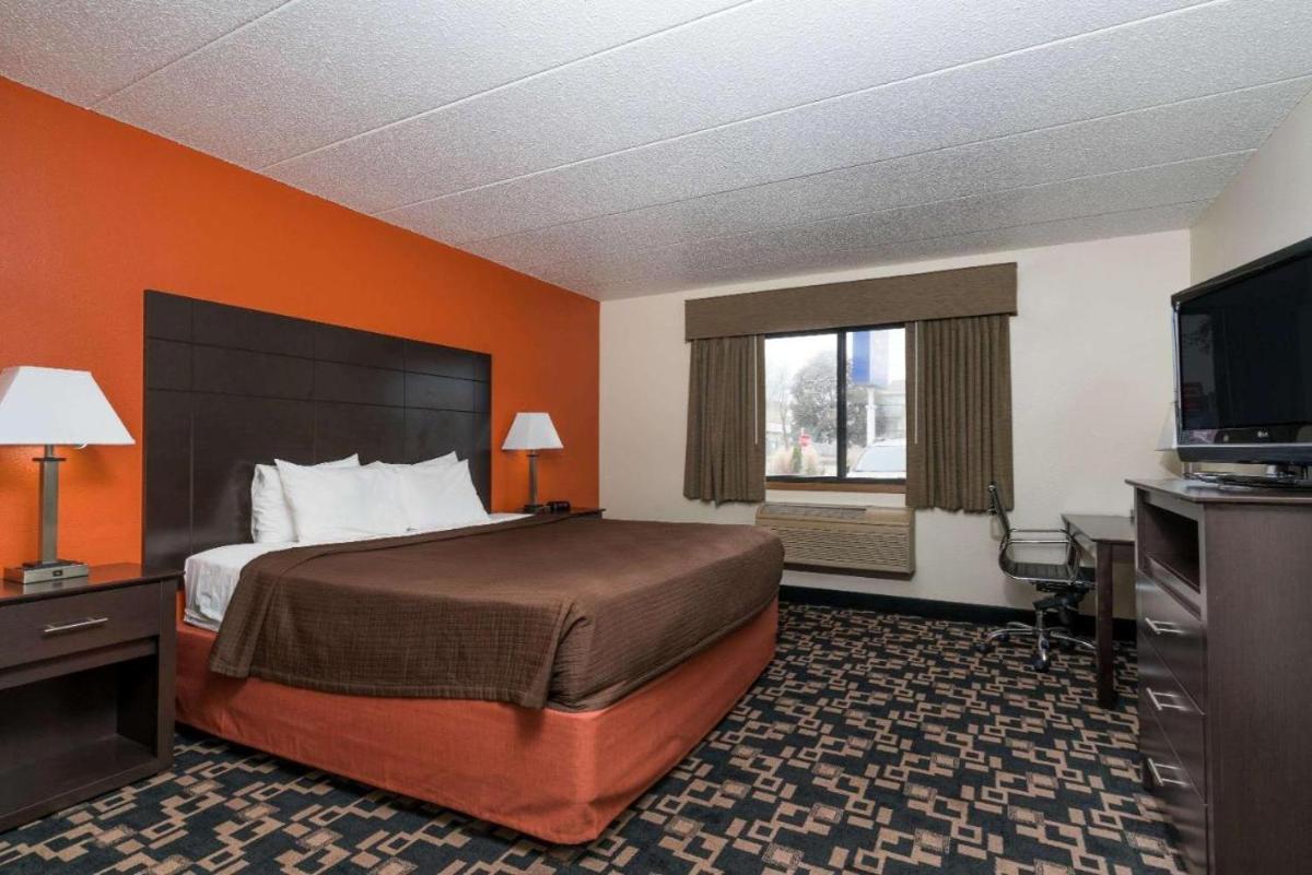 Baymont Inn Baldwin - Housity