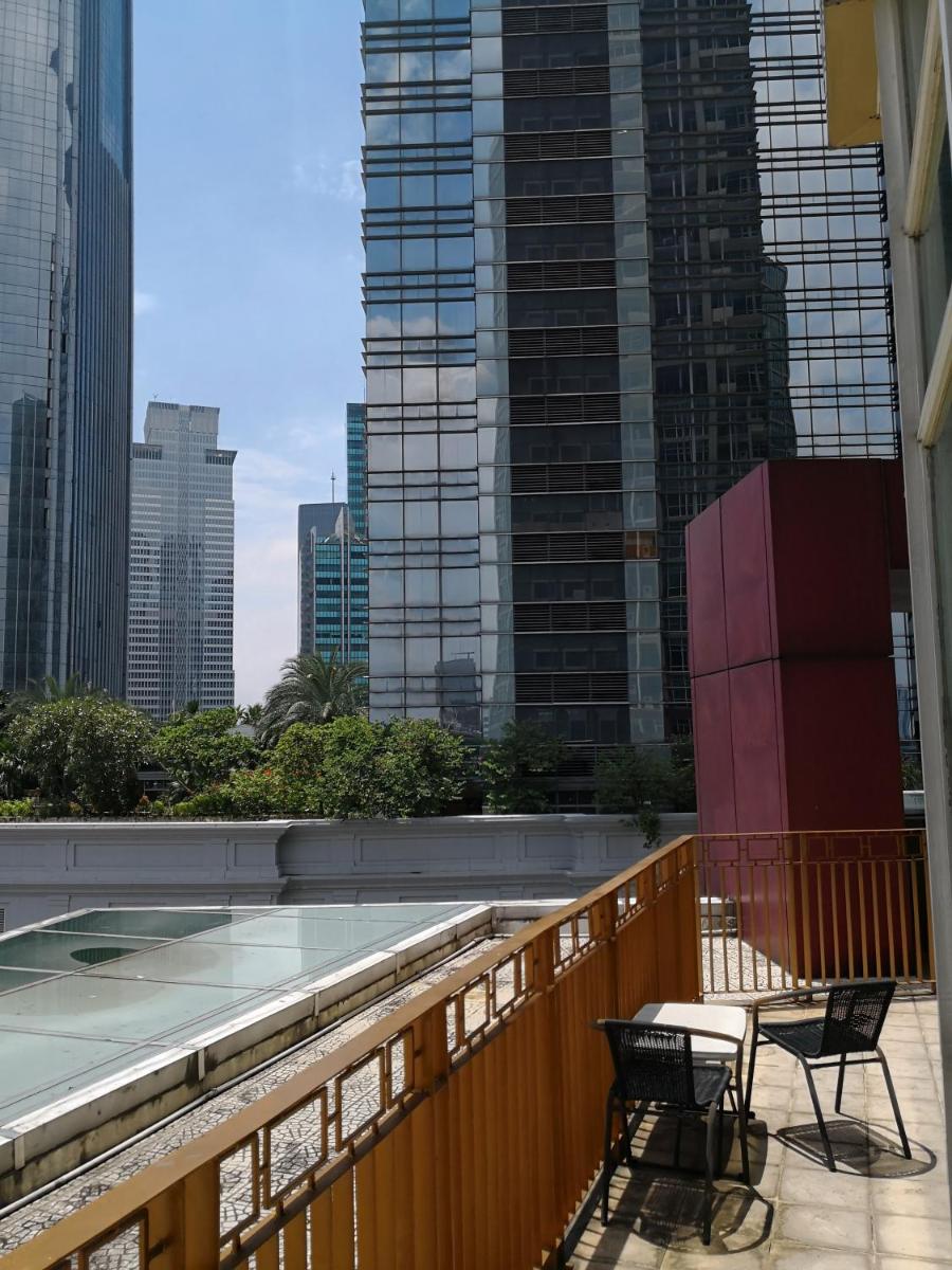 Homey 3 bedrooms Condo in Mega Kuningan, Jakarta - Housity