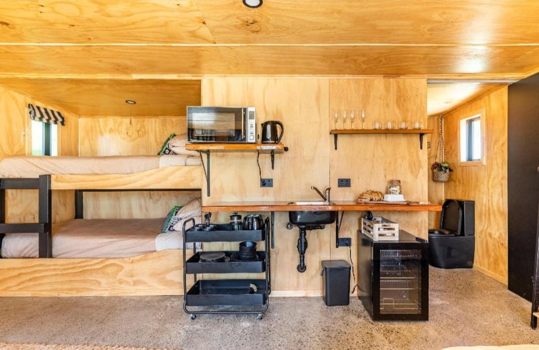 Stylish hideaway on High st Carterton - Housity