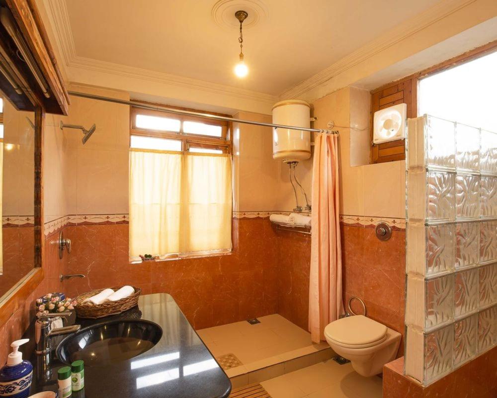 Suitetrails - Gurung's Cottage by Earthaa Escapes, Manali