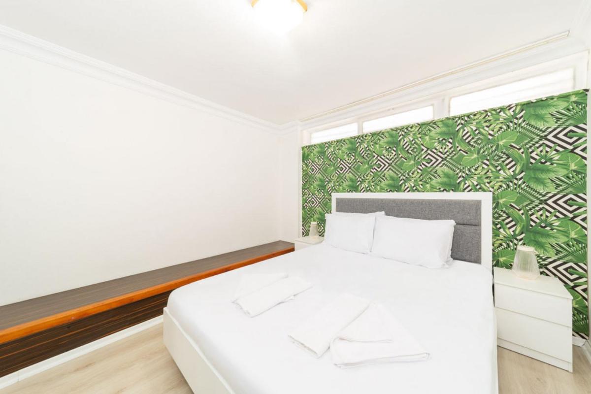 House with Private Garden in Kaleici - Housity