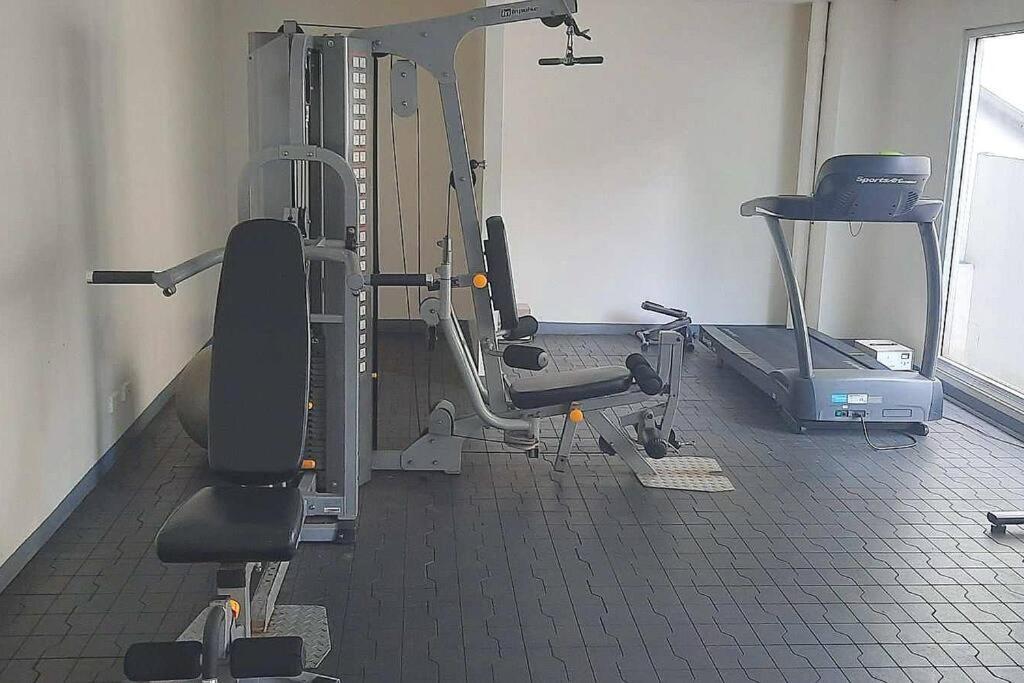 Princeton residence, Near LRT2 Gilmore station, Netflix - Housity