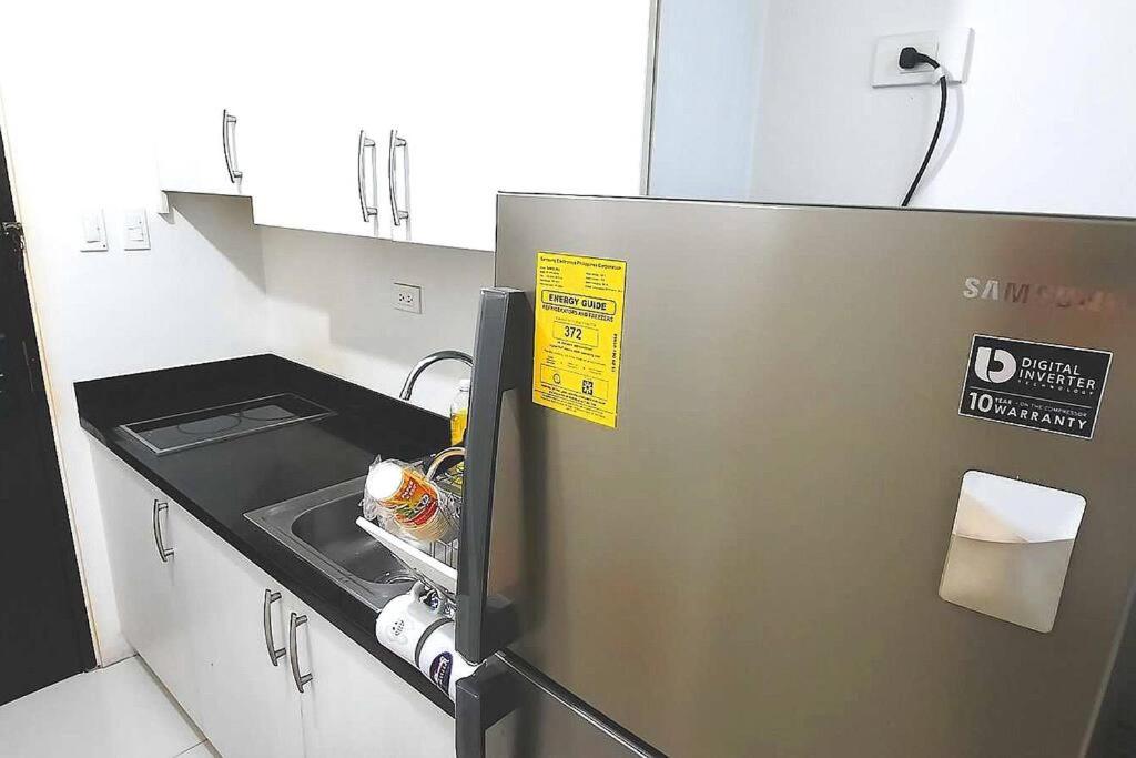 Princeton residence, Near LRT2 Gilmore station, Netflix - Housity