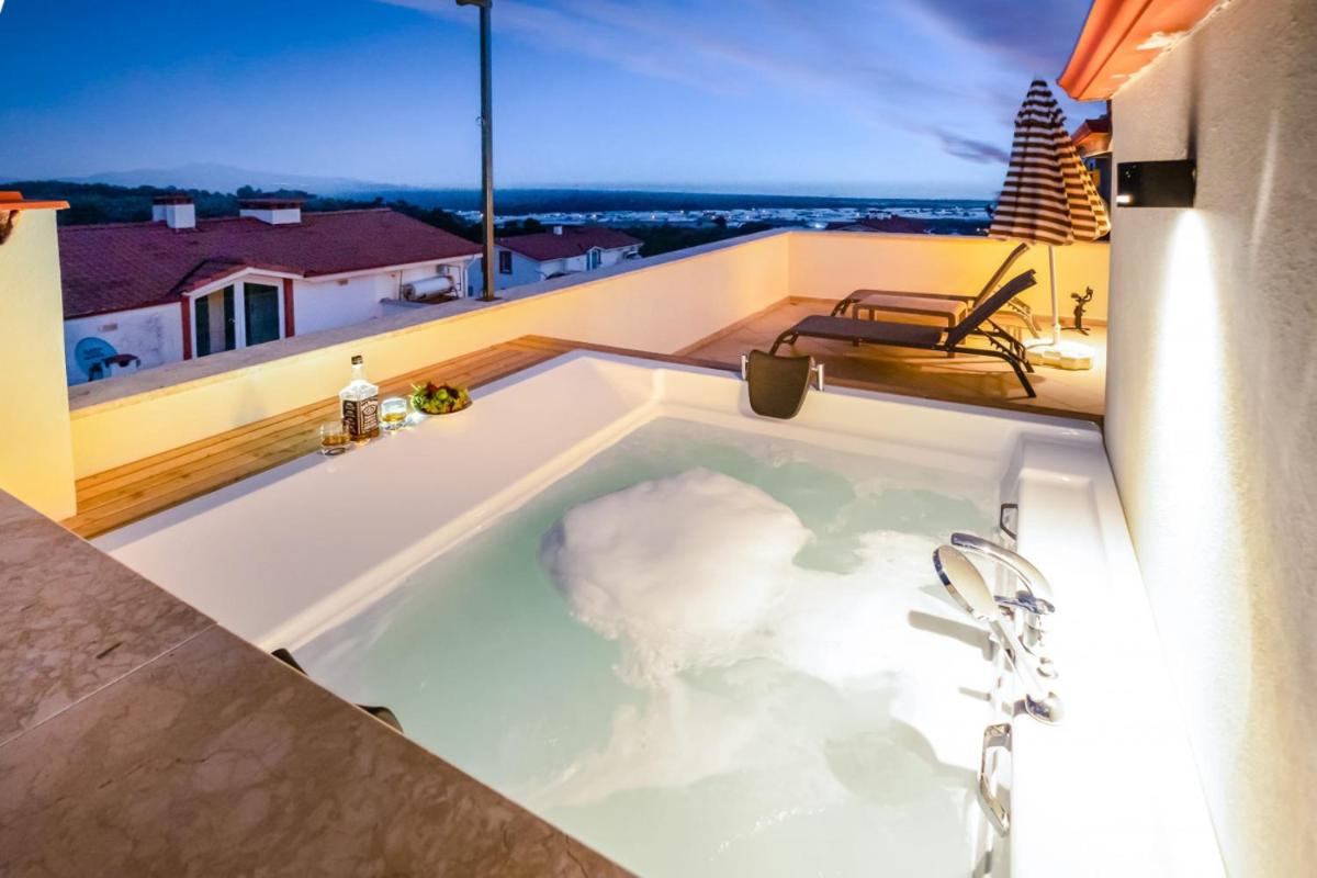 Villa with Shared Pool and Jacuzzi in Seydikemer - Housity