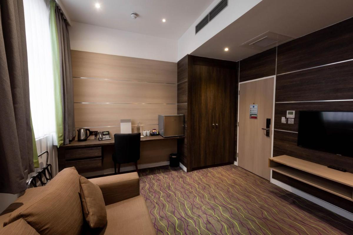 The Wesley Euston - Housity
