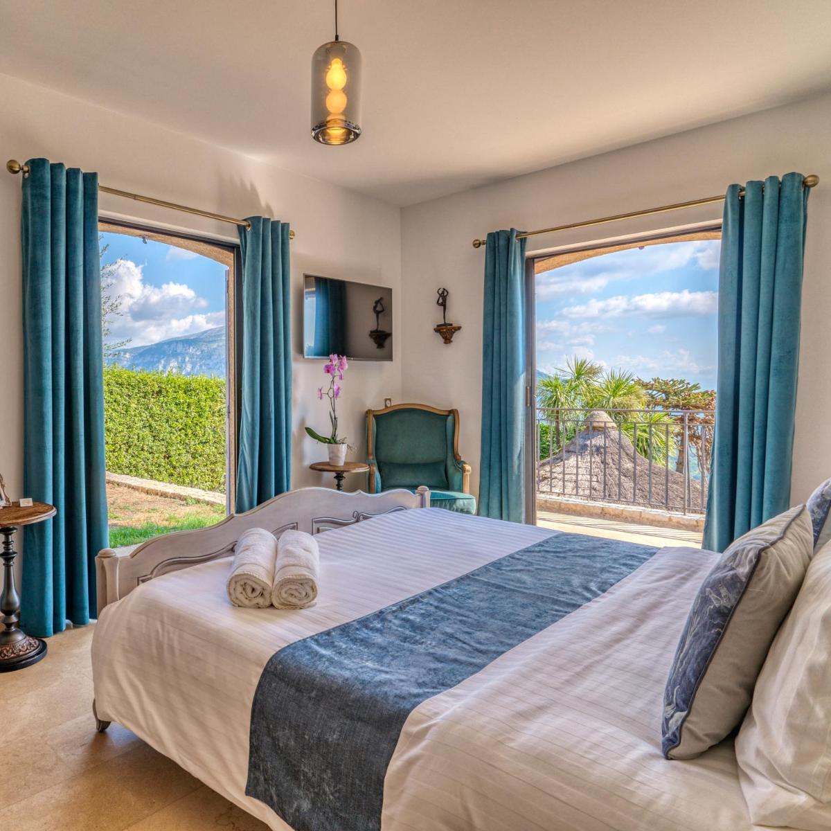Loup Castel Boutique Hotel B&B - Housity
