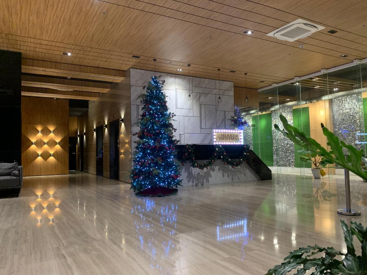Condo in Cebu City Meridian with Netflix and WIFI, near Ayala and IT Park U03 - Housity
