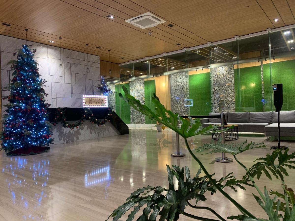 Condo in Cebu City Meridian with Netflix and WIFI, near Ayala and IT Park U03 - Housity