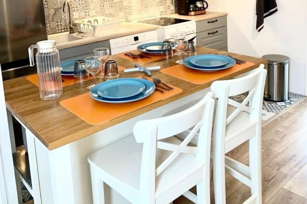 F2 calme, Château, Grand Parquet, Fôret - Housity