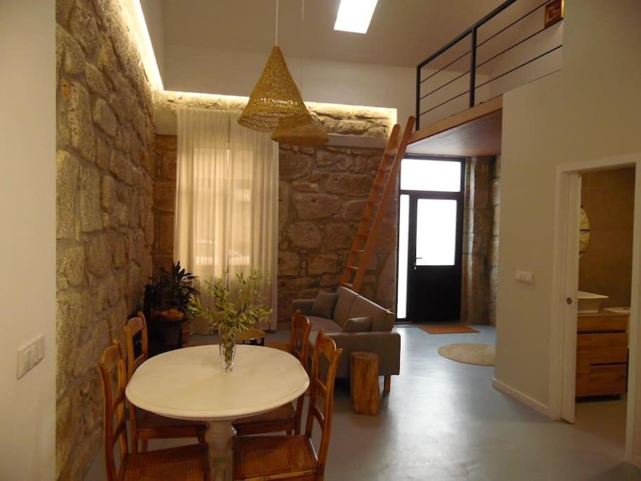 Suitetrails - Casa da Guidinha - 1930s home w/ private backyard