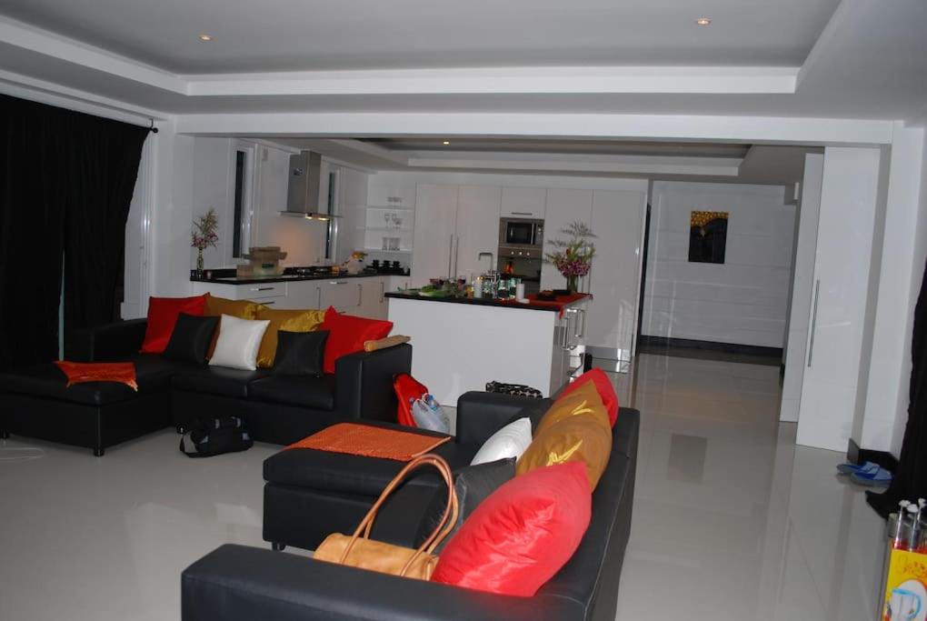 Suitetrails - The Terrace, spacious 3 bedroom luxury pool villa