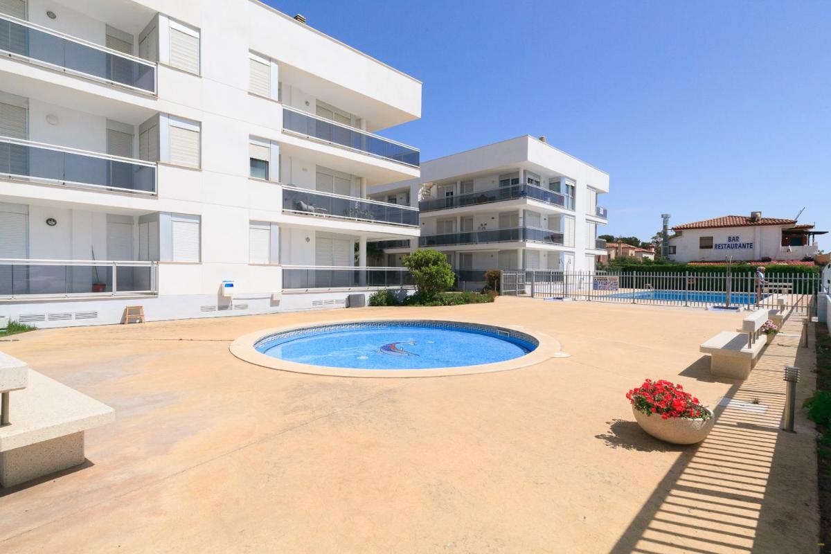 Suitetrails - UHC Riviera Family Apartments