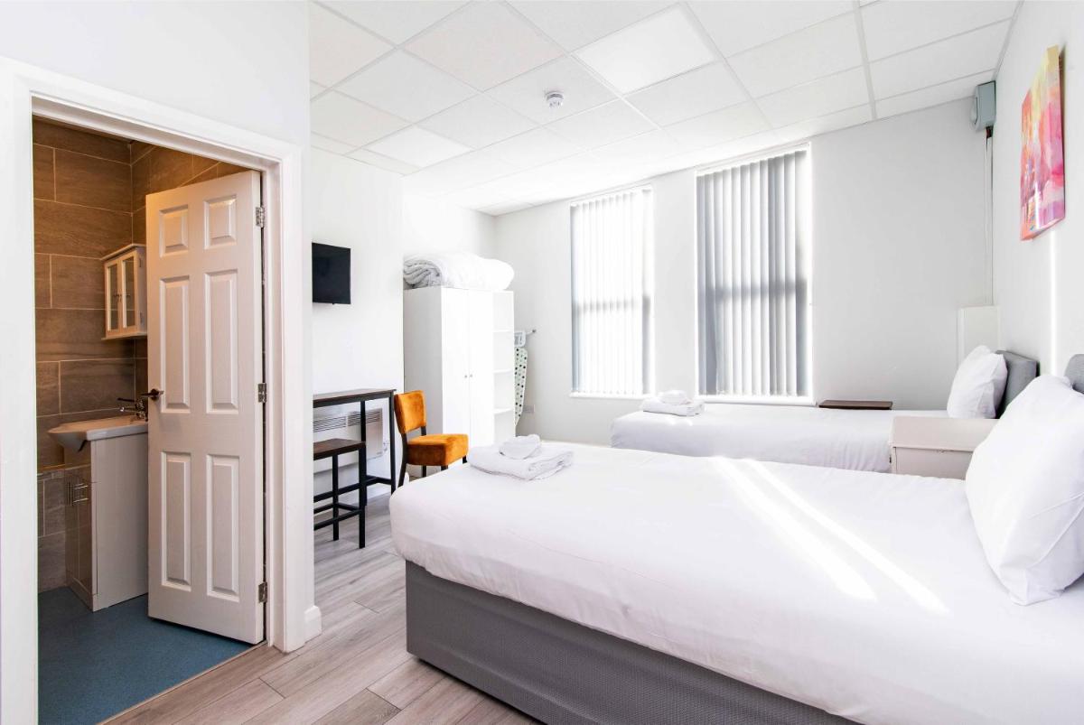 Lovely, Comfy Rooms at Hucknall - Housity