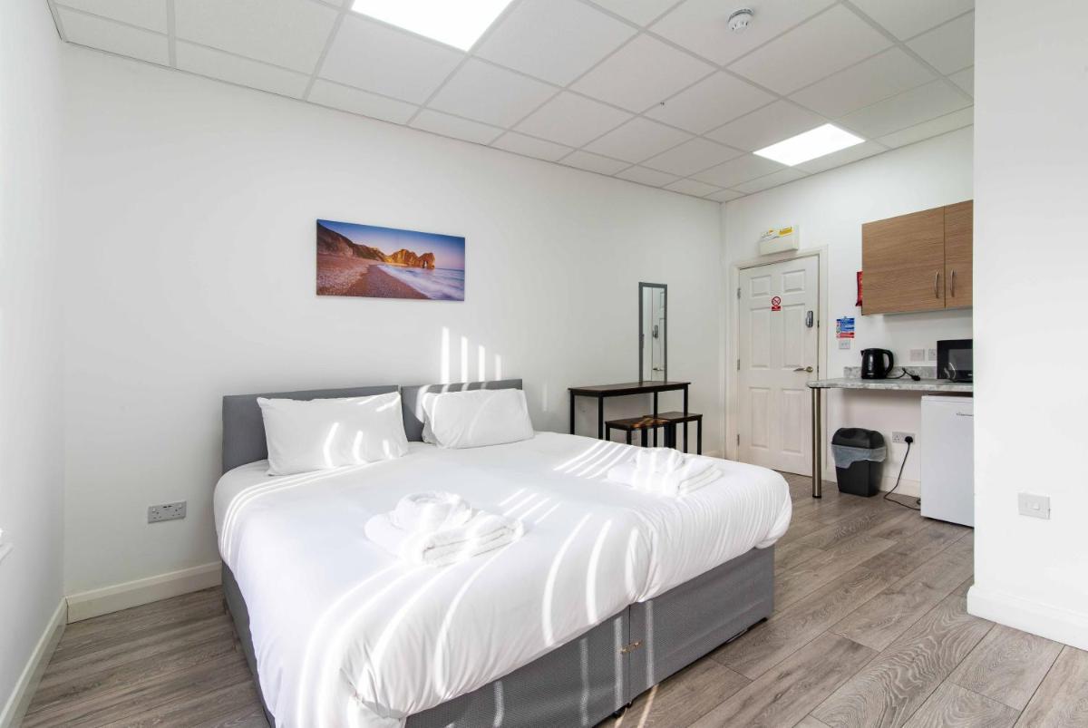 Lovely, Comfy Rooms at Hucknall - Housity