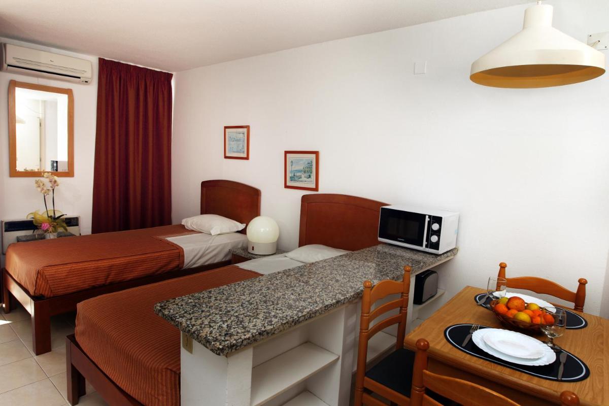 Edificio Albufeira Apartamentos A. Local - Albuturismo Lda - Housity