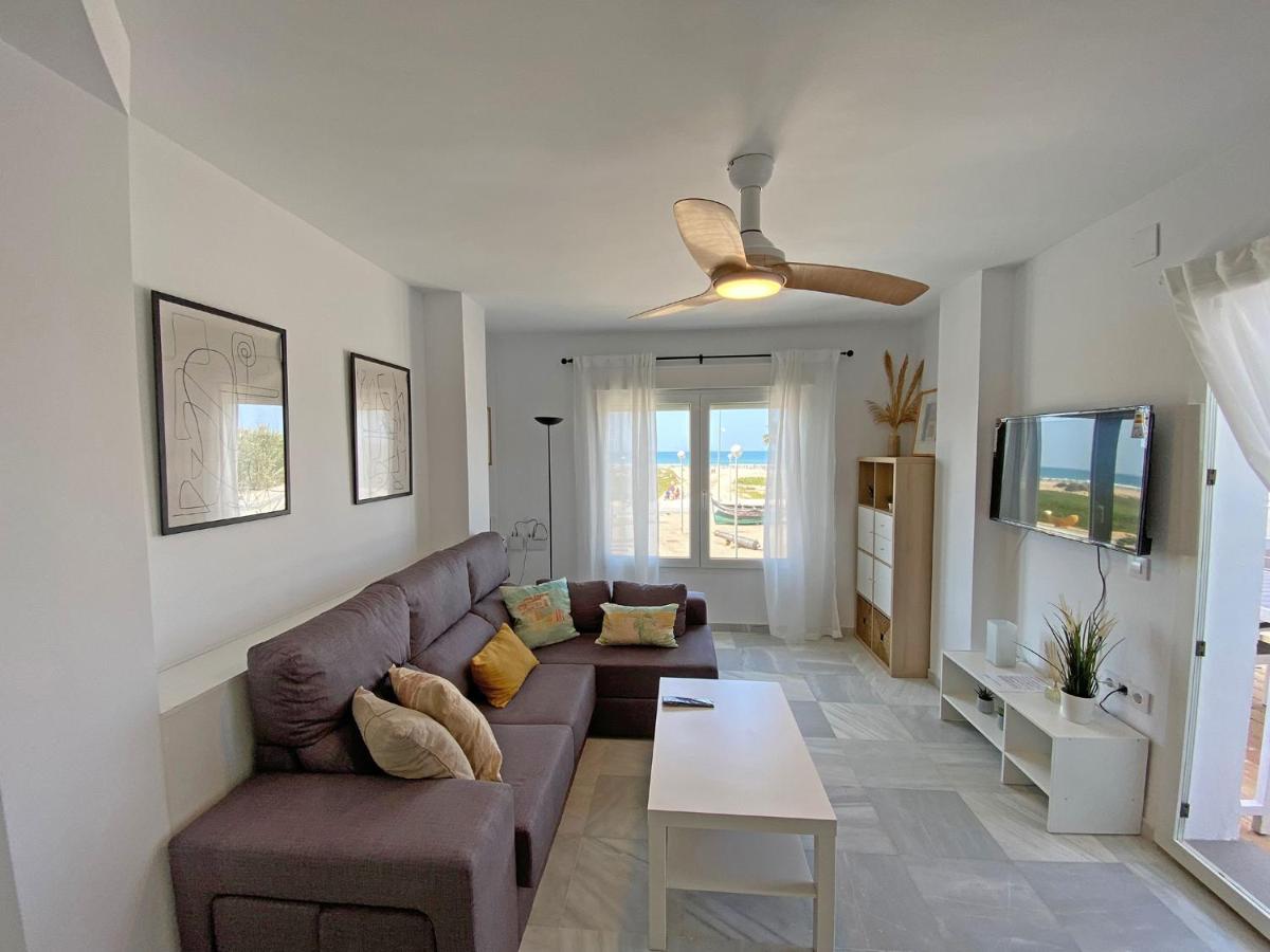 Suitetrails - Santa Barbara A Beach front apartment with sea view and garage in Conil