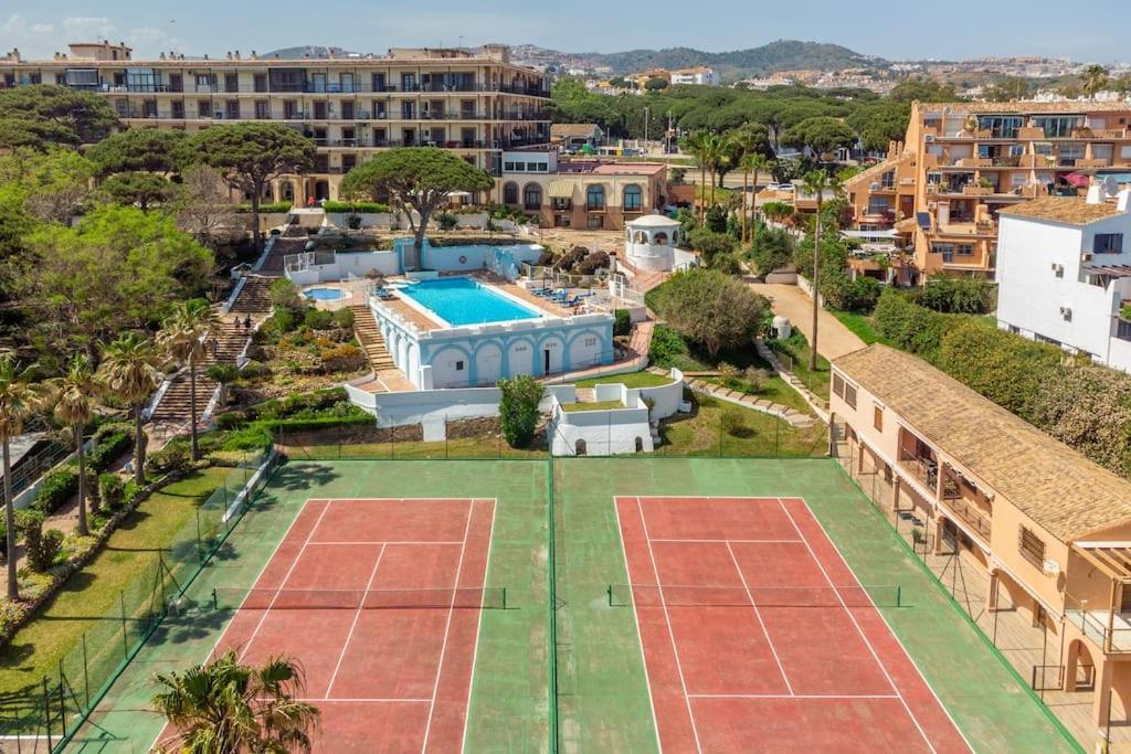 Studio on the beach, with pool, bar and tennis - Housity