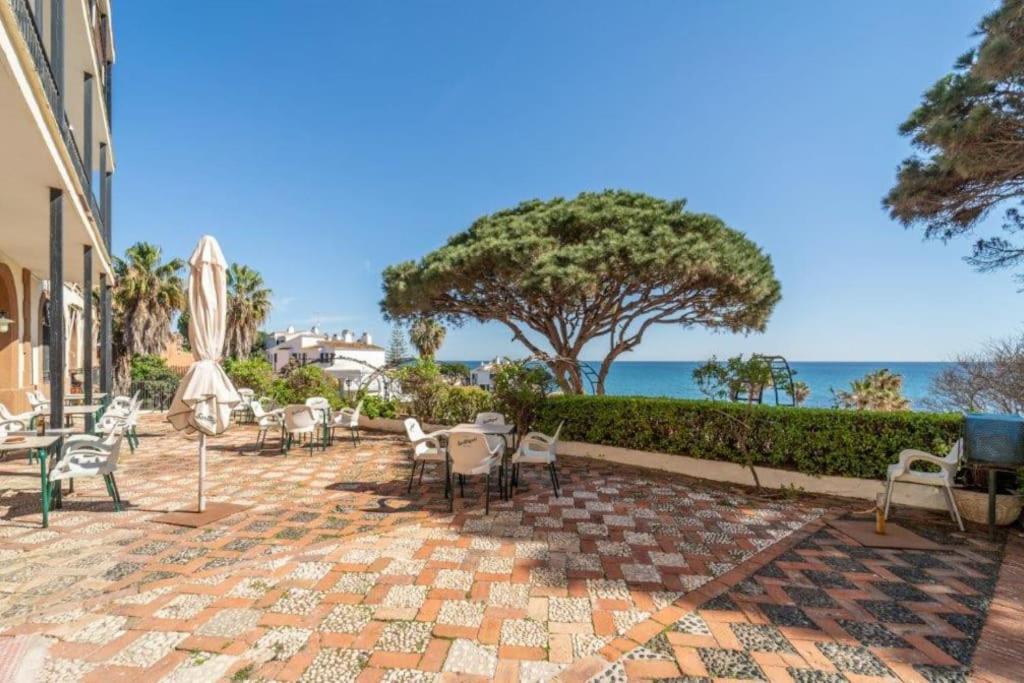 Studio on the beach, with pool, bar and tennis - Housity