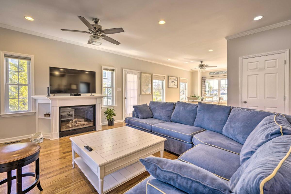 Charming Spring Lake Retreat, 1 Mi to Beach! - Housity
