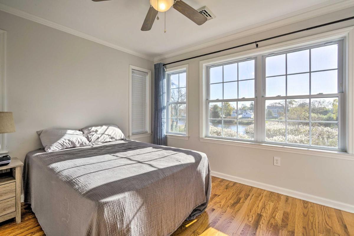 Charming Spring Lake Retreat, 1 Mi to Beach! - Housity
