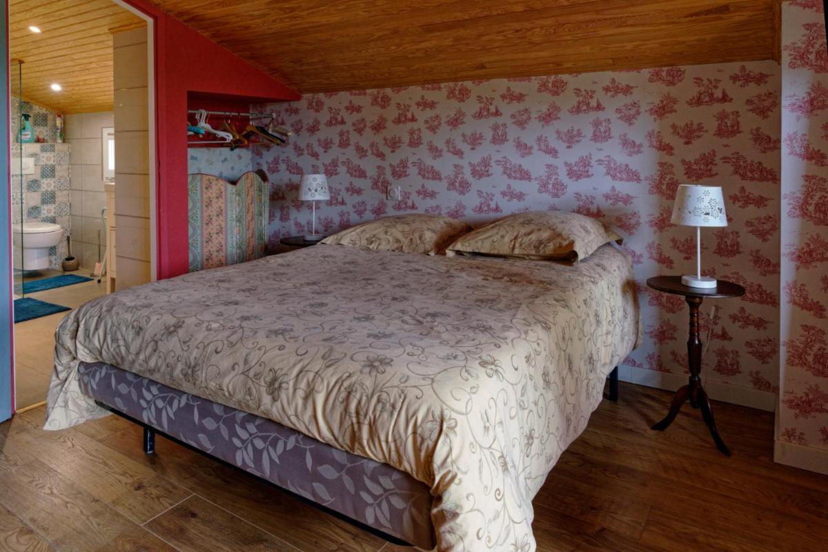 Appartement cosy avec piscine couverte, cadre verdoyant très paisible - Housity