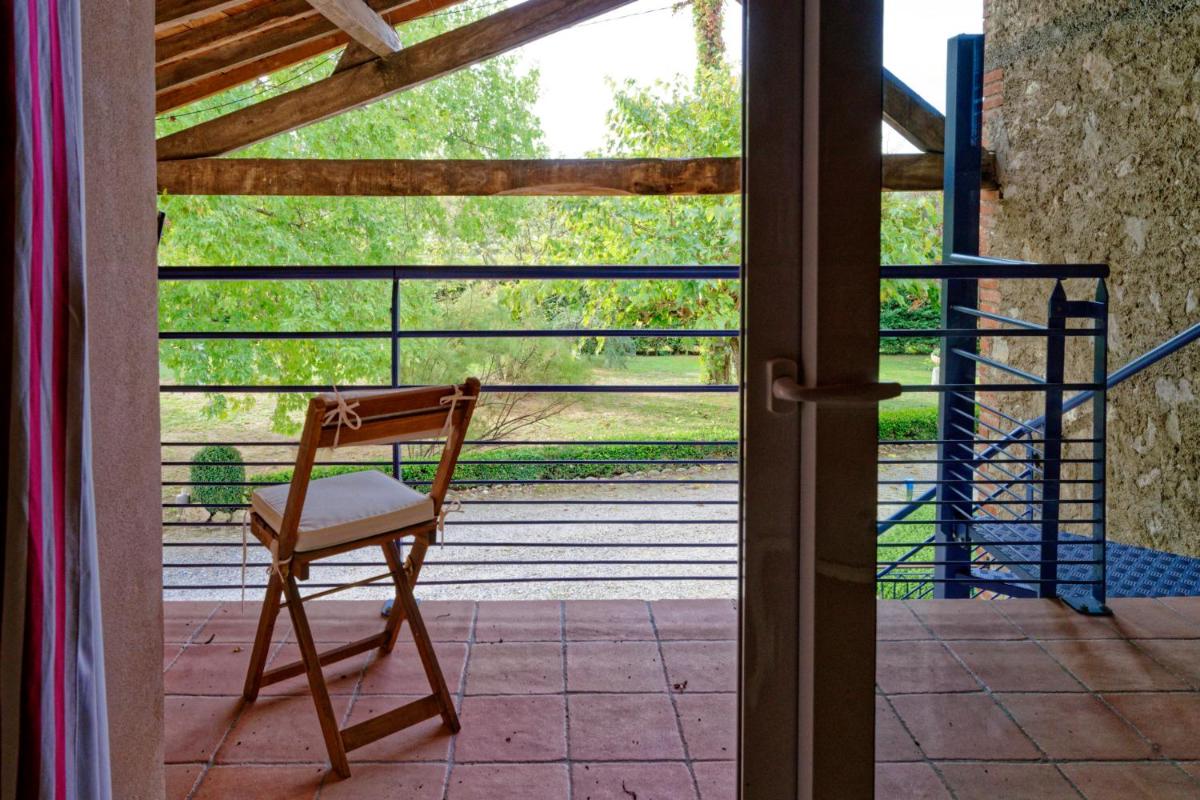 Appartement cosy avec piscine couverte, cadre verdoyant très paisible - Housity
