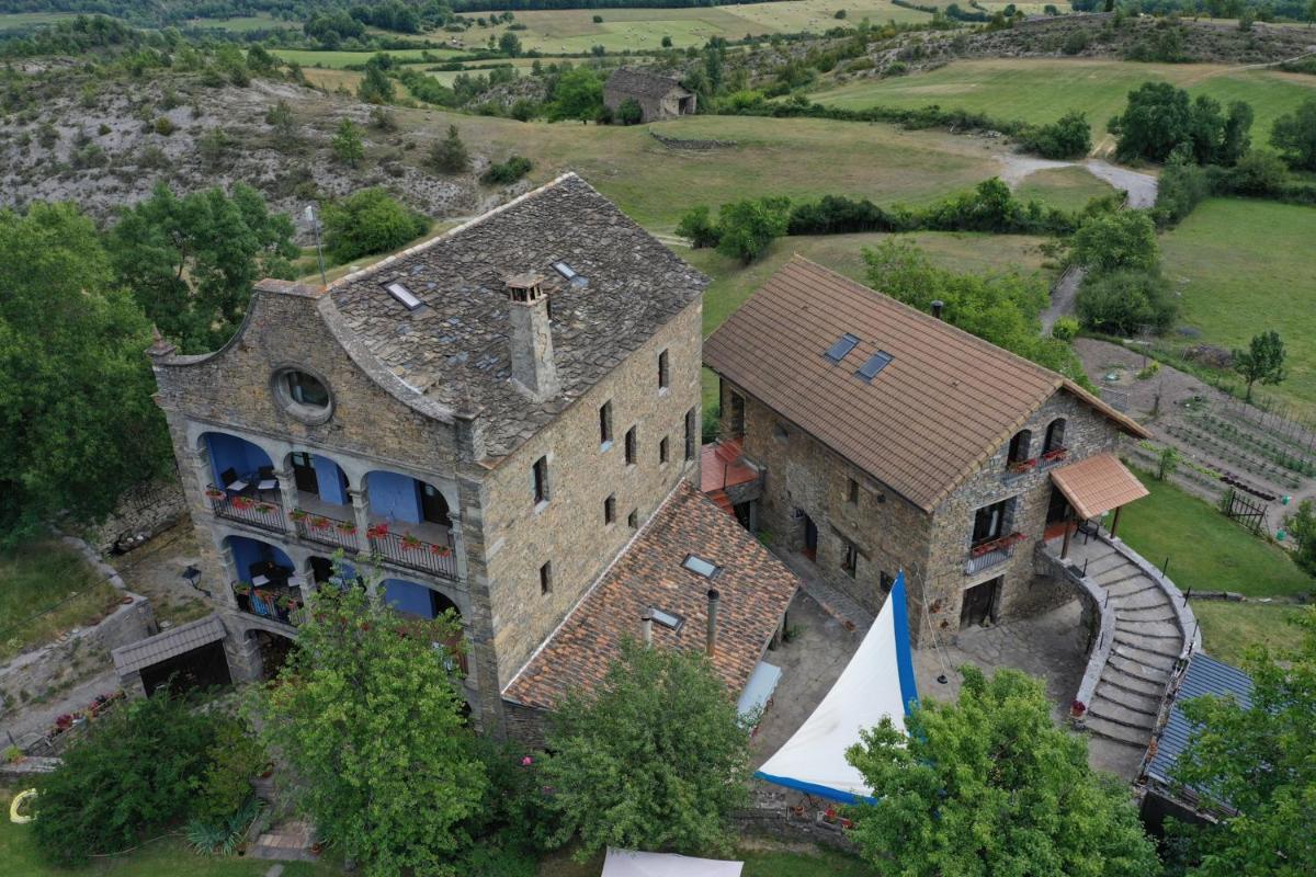 Spacious house with mountain view in Albella, fireplace. - Housity