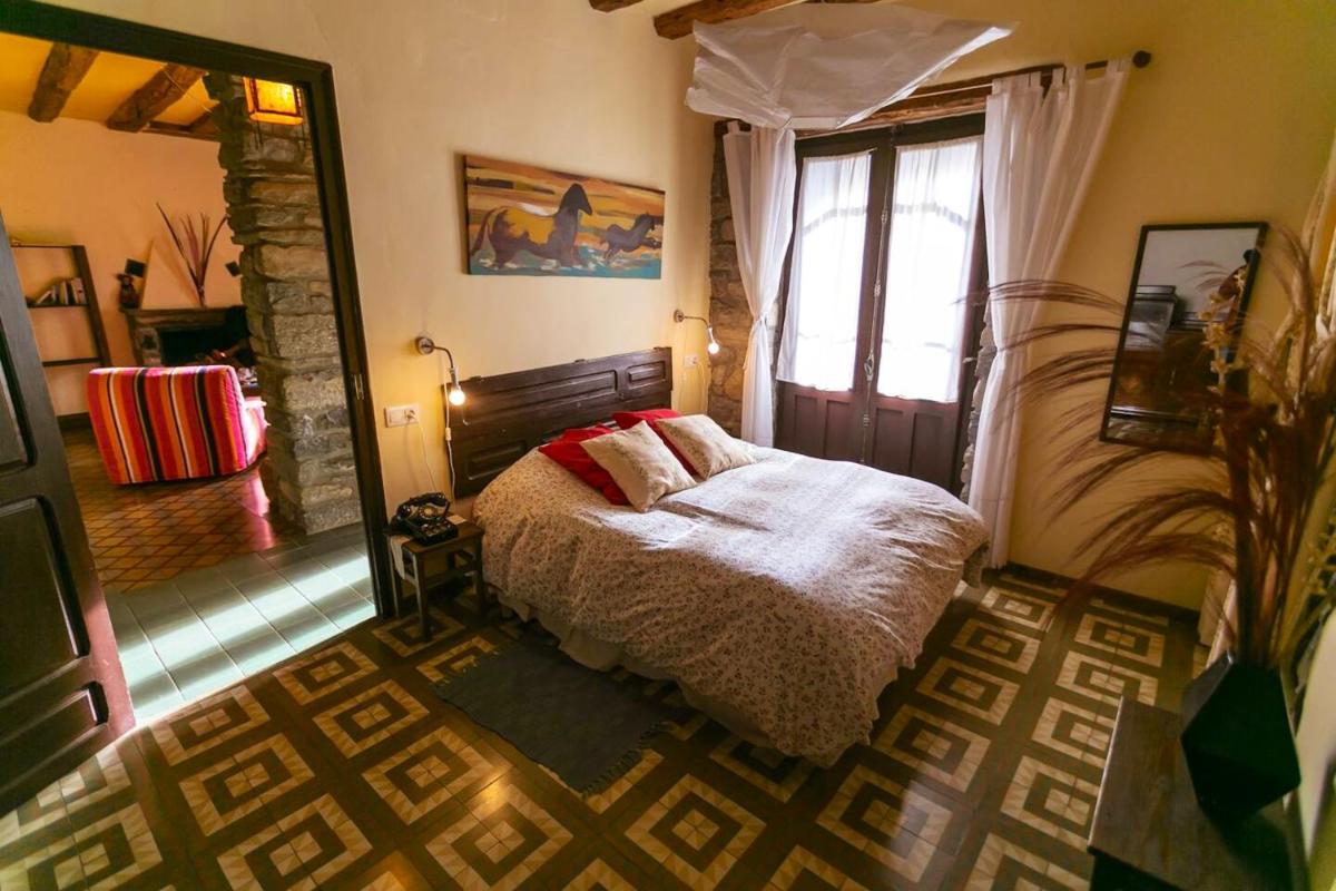 Spacious house with mountain view in Albella, fireplace. - Housity