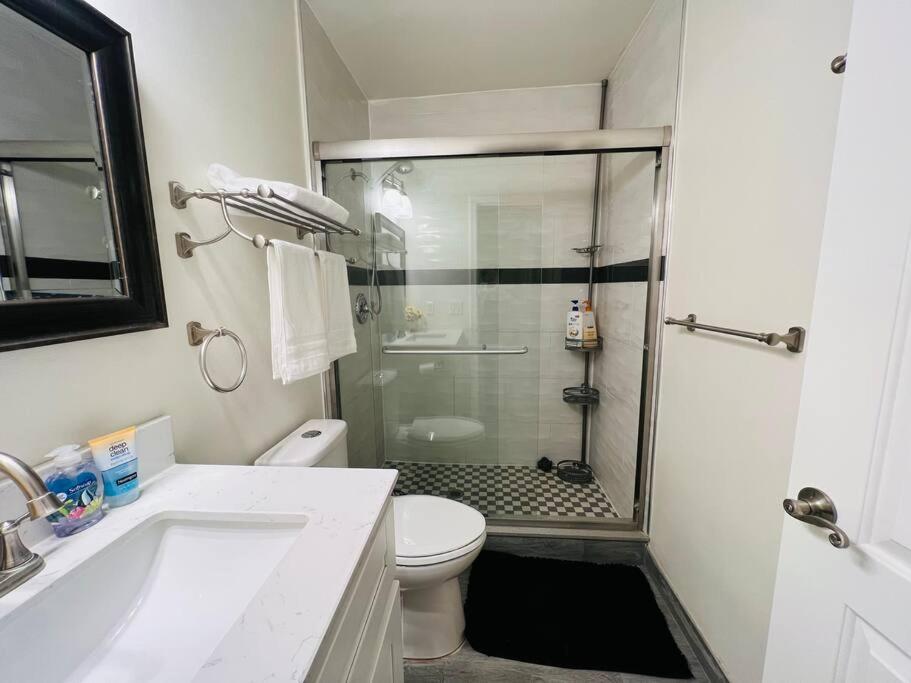 Walnut #5 private bathroom kitchen 独立出入后屋 - Housity