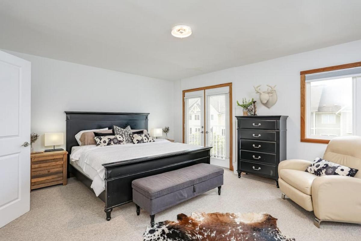 The Parker House Gorgeous Light and Spacious Chalet 86100 - Housity