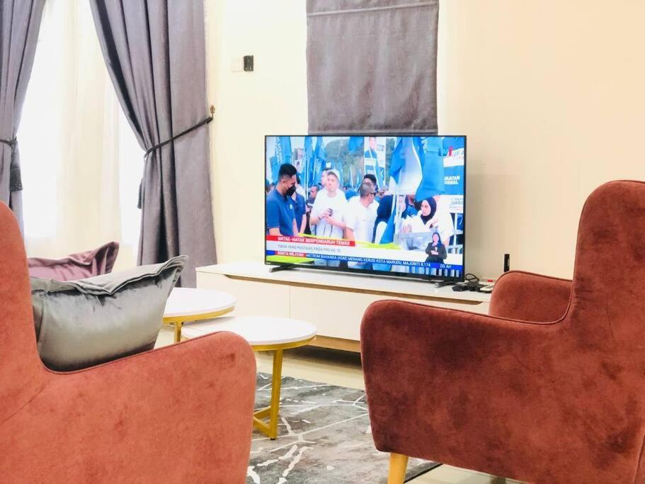 Coffee Aroma Homestay at Teratak Noura 5BR Corner - Housity