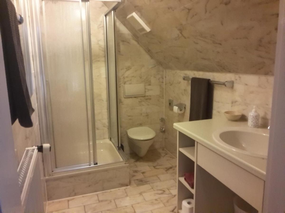 Hotel Zum Schwanen - Housity