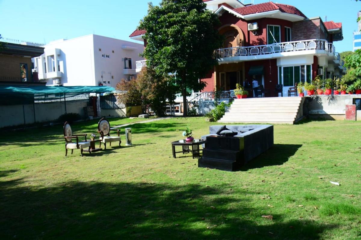 Baani Signature - Housity