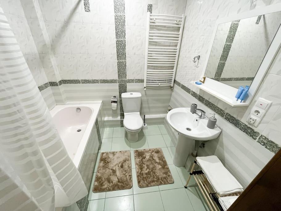 Suitetrails - City Center 1 Bedroom + Living